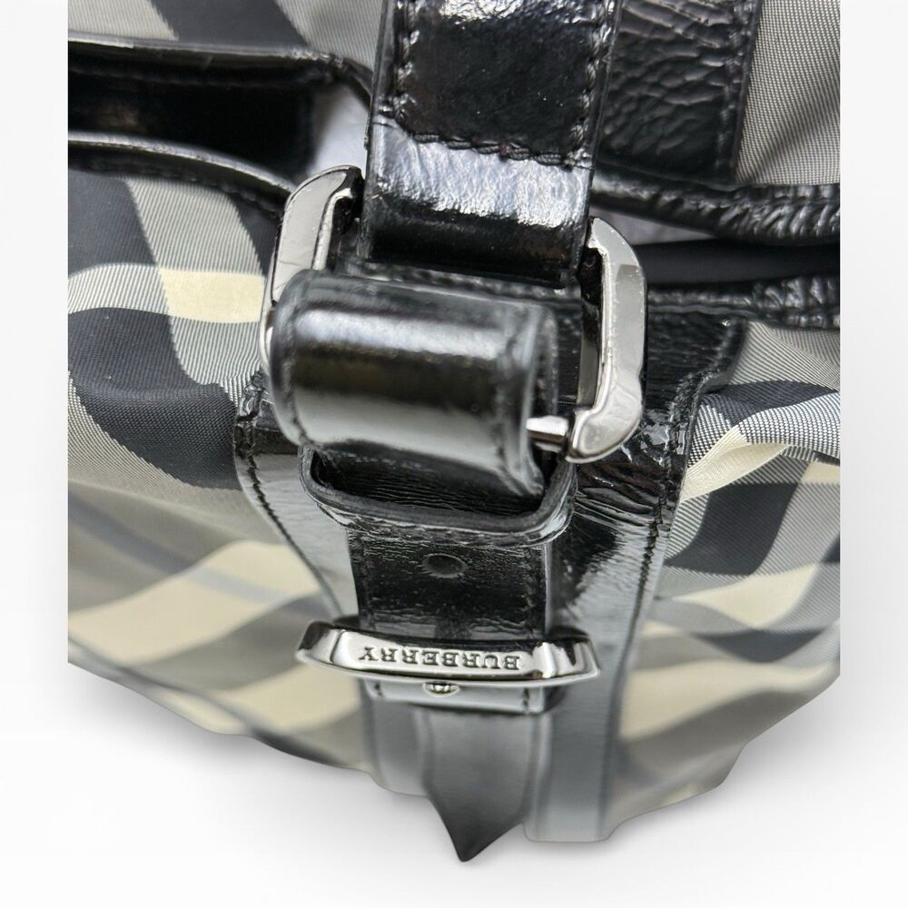 BURBERRY BEAT CHECK VICTORIA NYLON PATENT LEATHER TOTE BAG - Picture 5 of 12